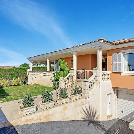 Villa Manoli